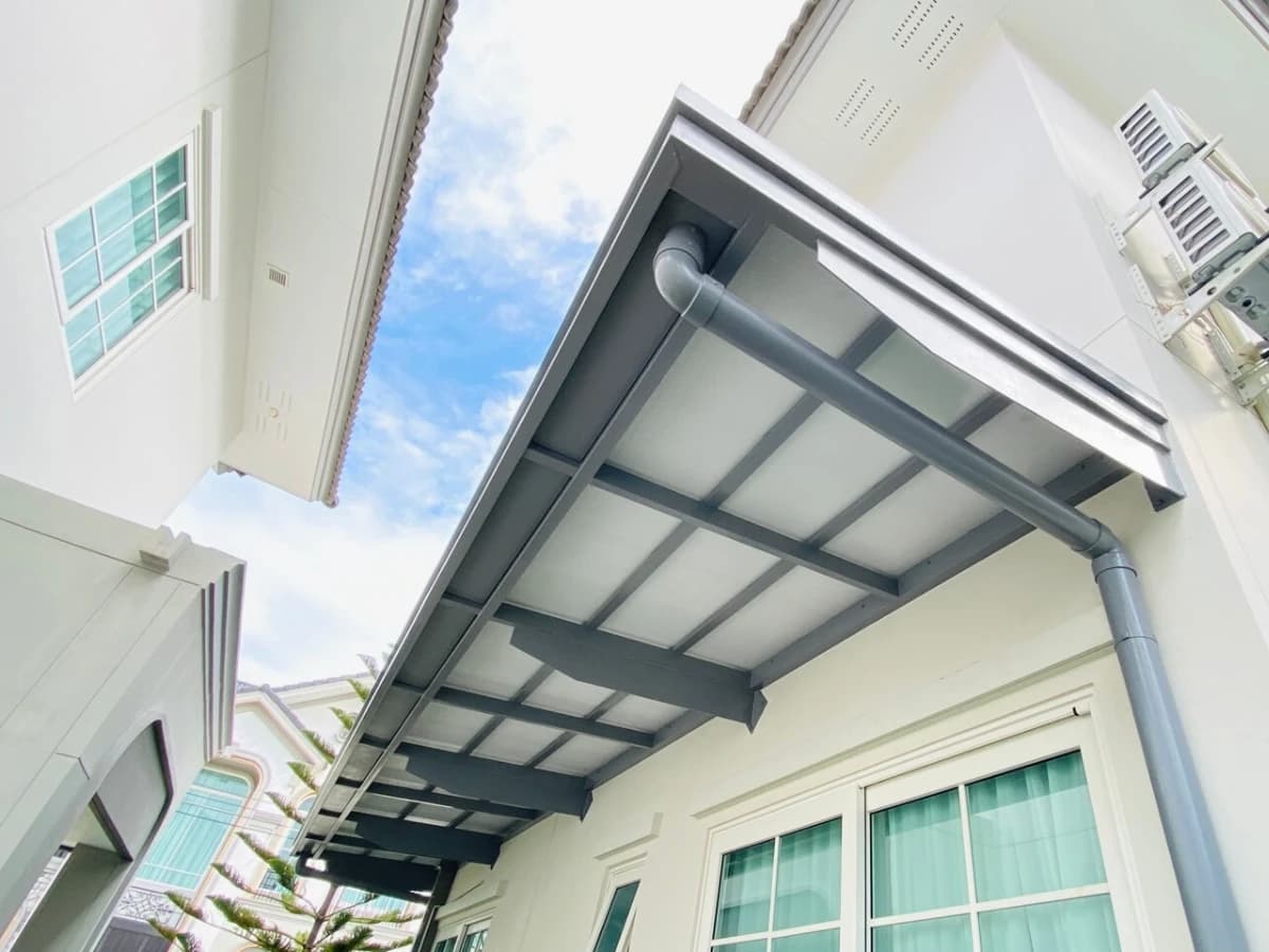 กันสาดเมทัลชีททนแดดฝน