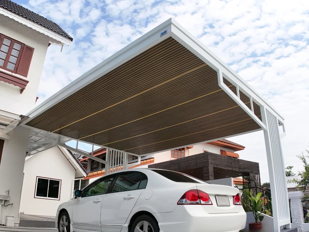 กันสาดเมทัลชีทมาตรฐานมอกระแนงไม้