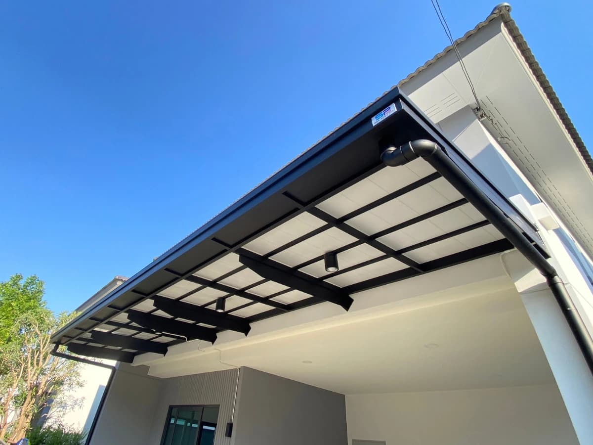 กันสาดโครงสร้างแข็งแรง