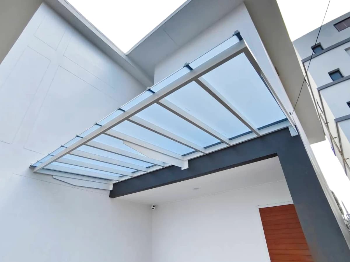 กันสาดโปร่งแสงหน้าบ้าน